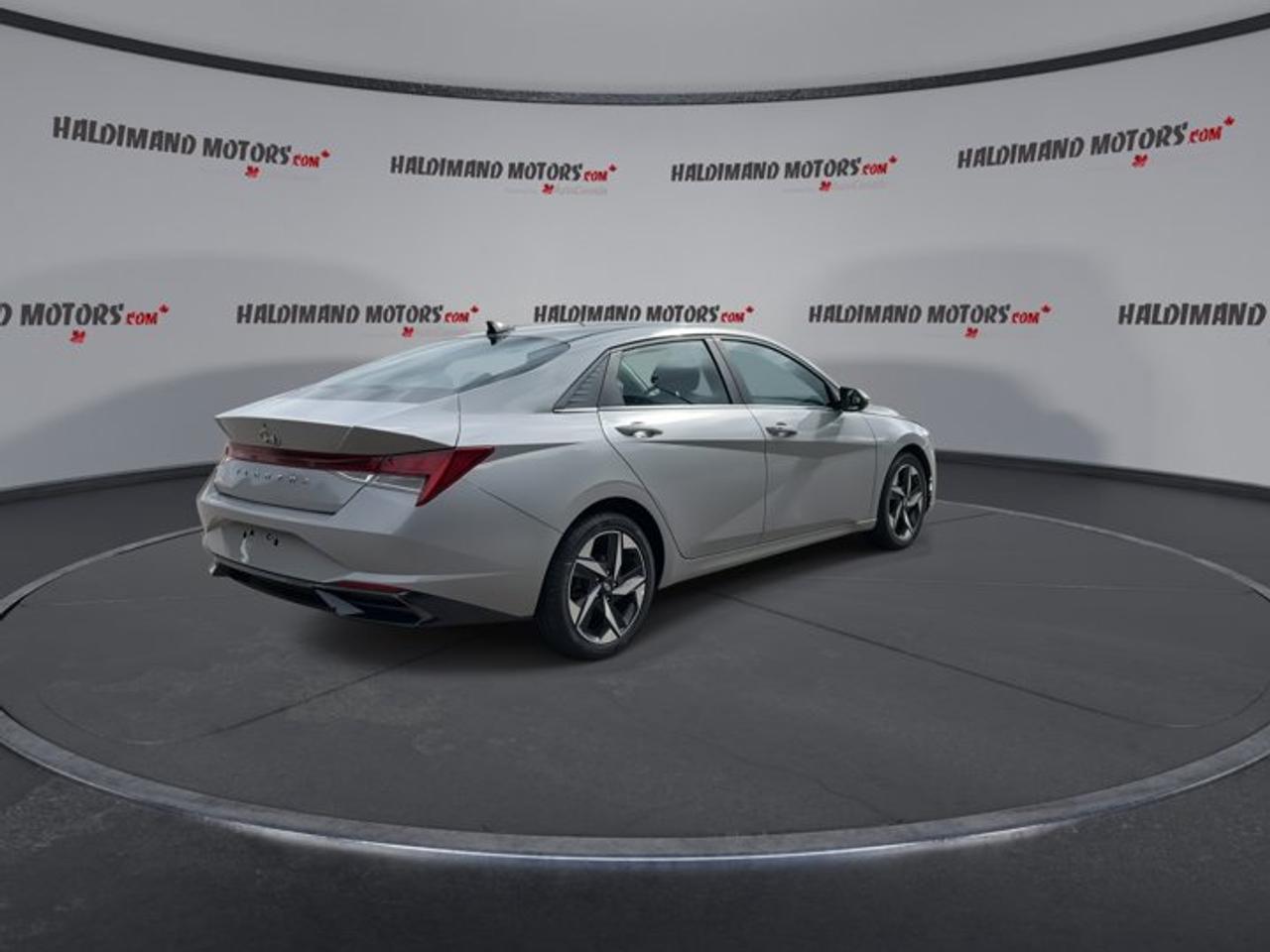 2023 Hyundai Elantra Luxury | One Owner | No Accidents | Sunroof | Leather Seats Photo