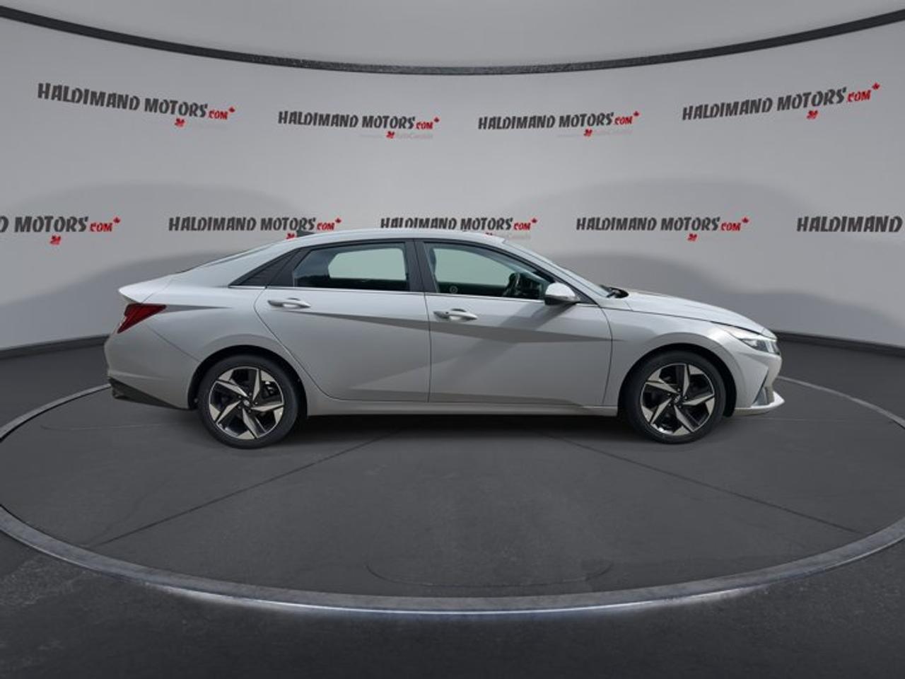 2023 Hyundai Elantra Luxury | One Owner | No Accidents | Sunroof | Leather Seats Photo