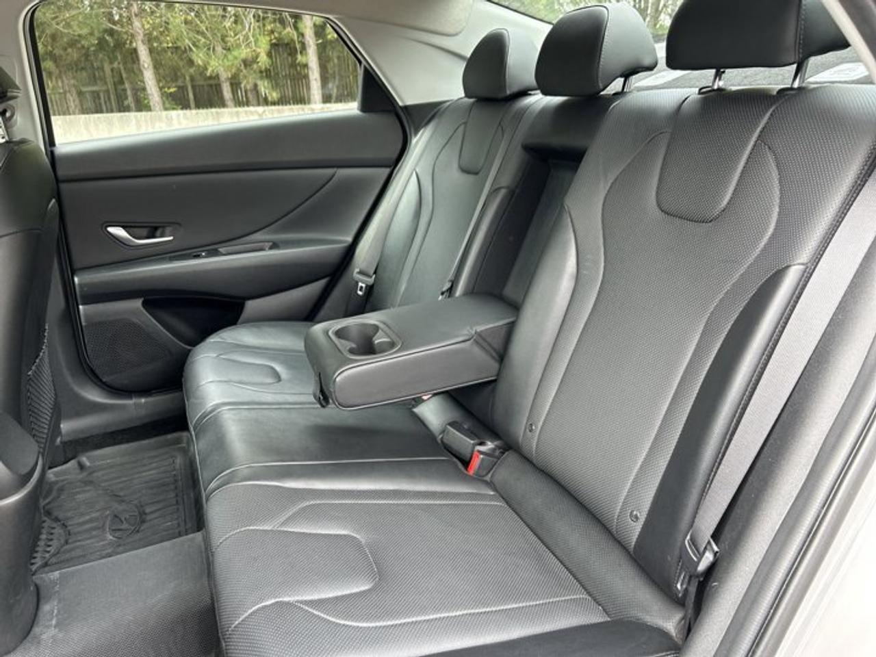 2023 Hyundai Elantra Luxury | One Owner | No Accidents | Sunroof | Leather Seats Photo