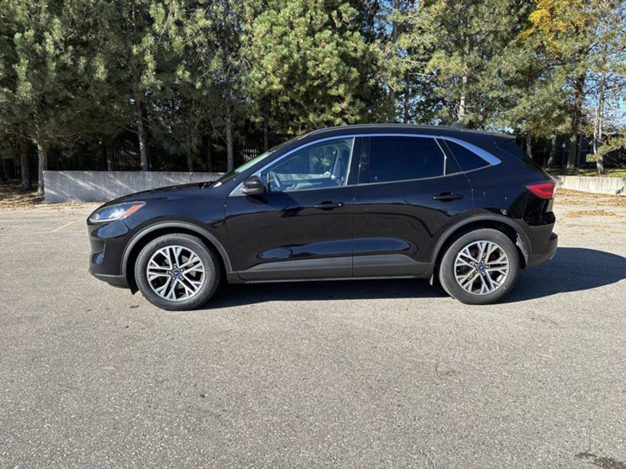 2021 Ford Escape SEL FWD | No Accidents | Leather Seats | Heated Steering Wheel Photo