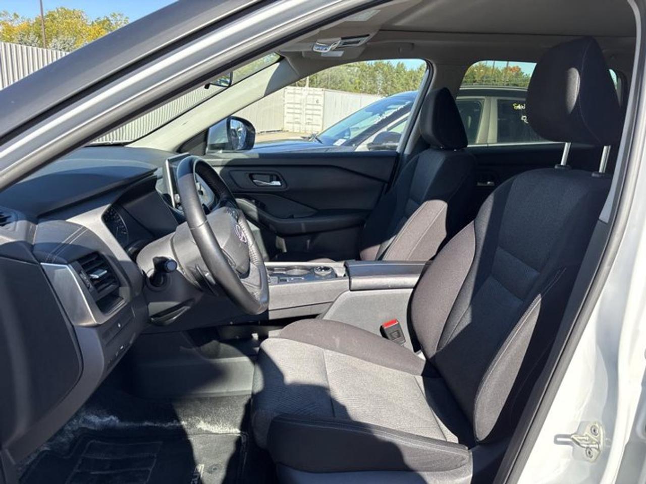 2025 Nissan Rogue SV AWD | No Accidents | Panoramic Sunroof | Heated Steering Photo