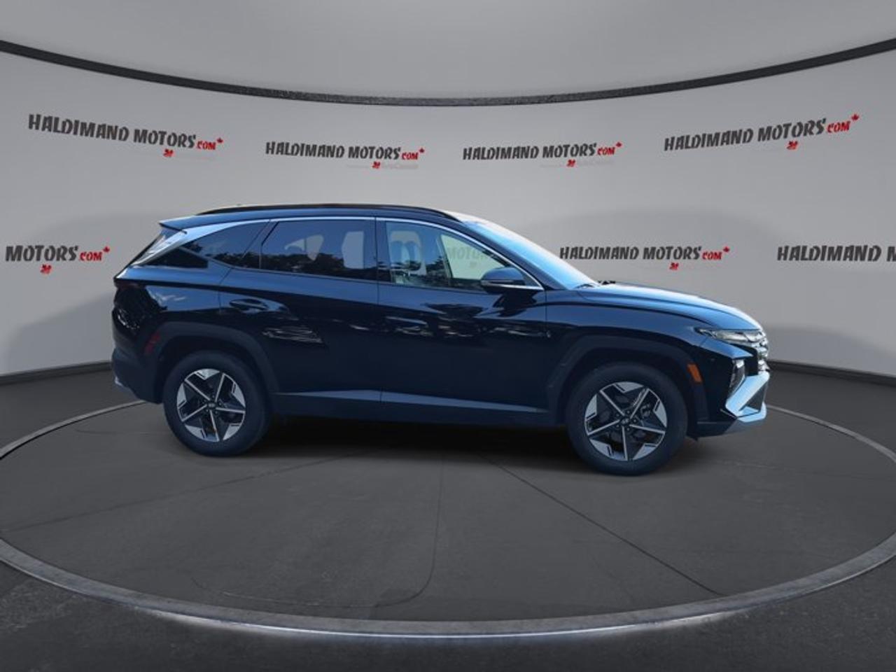 2025 Hyundai Tucson Preferred AWD | Pano. Sunroof | Leather Seats Photo5