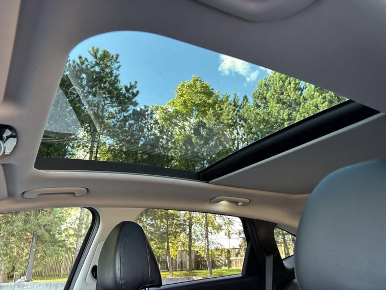 2025 Hyundai Tucson Preferred AWD | Pano. Sunroof | Leather Seats Photo