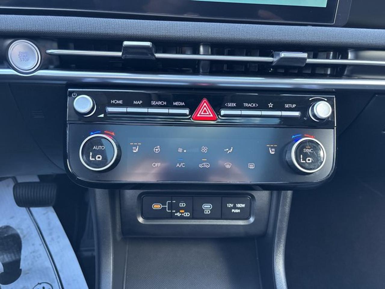 2025 Hyundai Tucson Preferred AWD | Pano. Sunroof | Leather Seats Photo