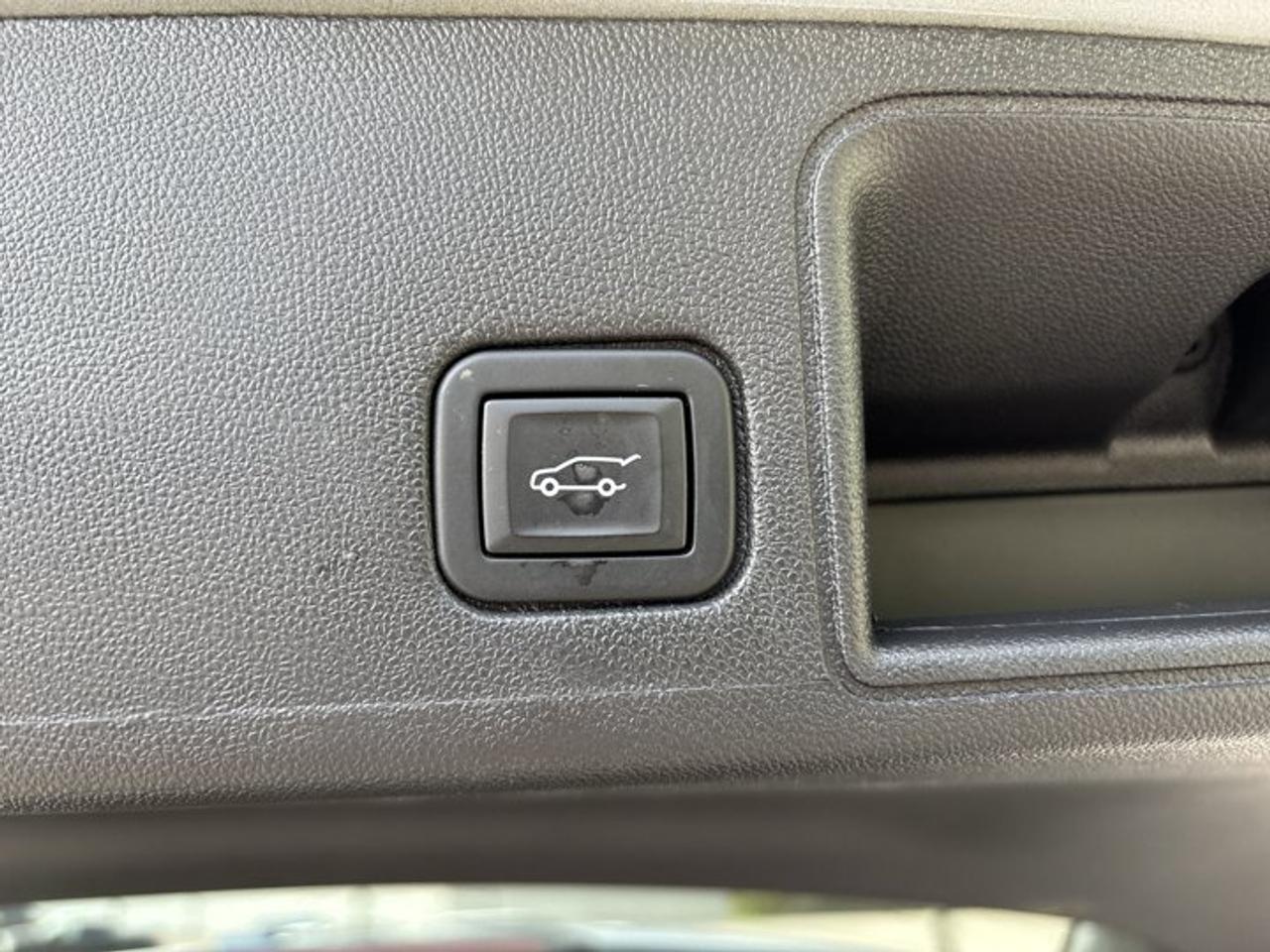 2024 GMC Terrain AT4 AWD | One Owner | No Accidents | Leather Seats Photo