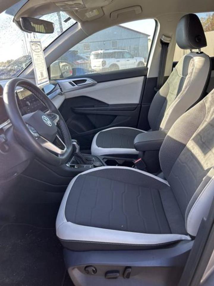 2025 Volkswagen Taos Comfortline 4WD | No Accidents | Heated Steering Photo