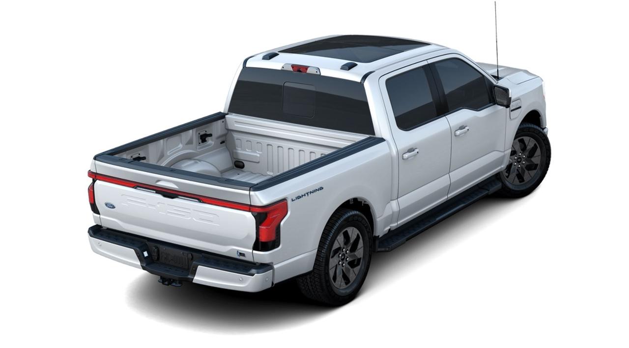 2023 Ford F-150 Lightning Lariat Photo2