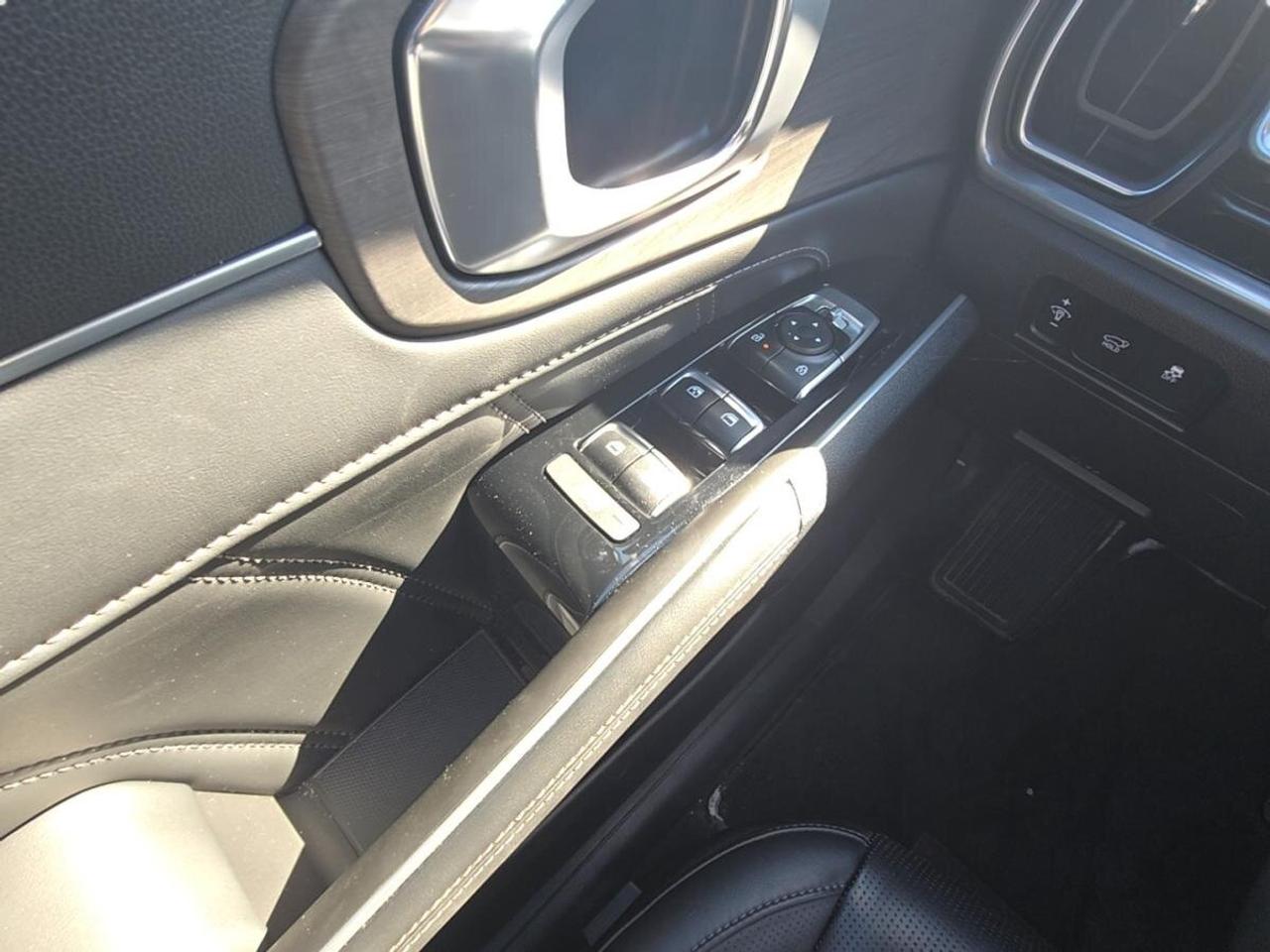 2025 Kia Sorento X-Line Photo