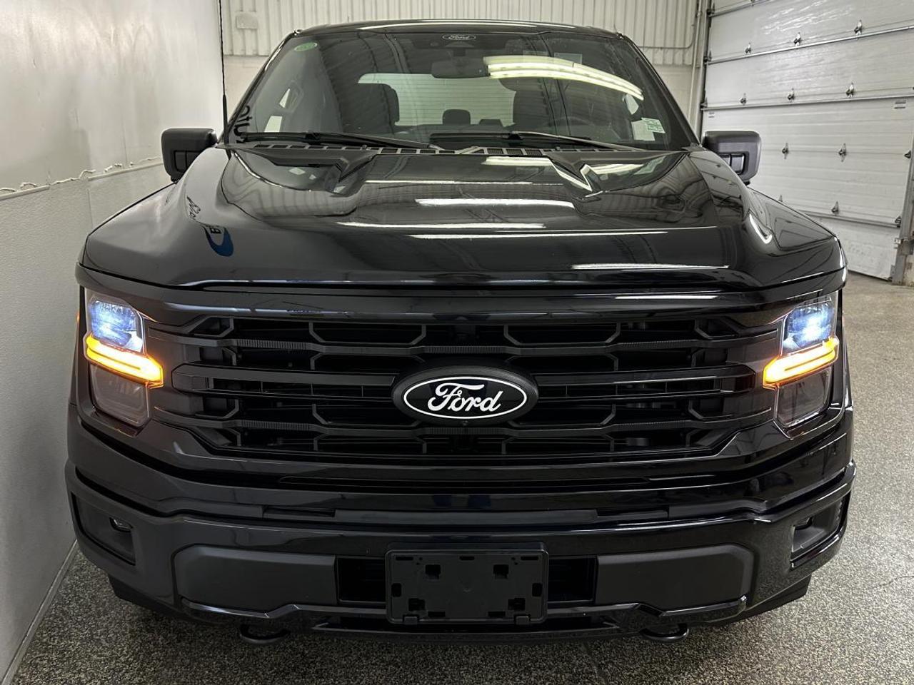 2024 Ford F-150 XLT/3.5/HYBRID/PWR BUCKETS/CONSOLE/NAVI/OFF 1 OWNER FORD LEASE! Photo