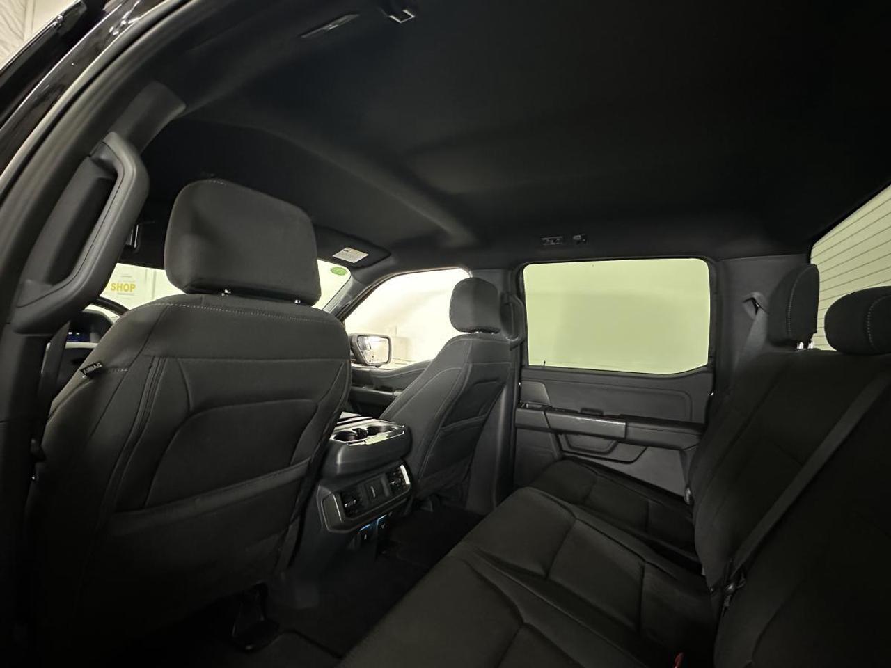 2024 Ford F-150 XLT/3.5/HYBRID/PWR BUCKETS/CONSOLE/NAVI/OFF 1 OWNER FORD LEASE! Photo