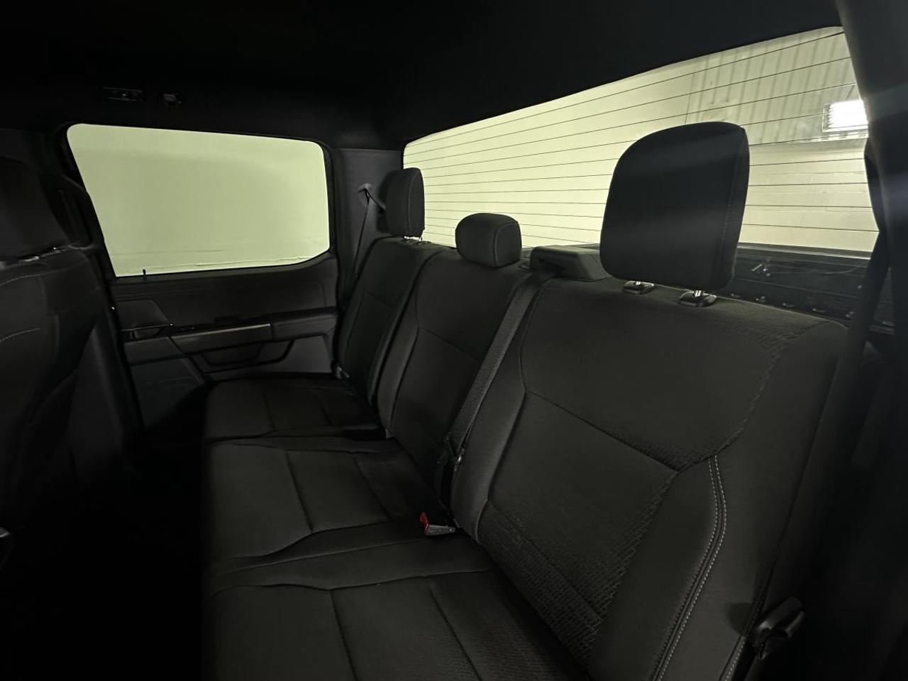 2024 Ford F-150 XLT/3.5/HYBRID/PWR BUCKETS/CONSOLE/NAVI/OFF 1 OWNER FORD LEASE! Photo