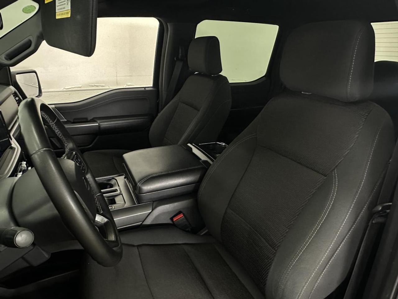 2024 Ford F-150 XLT/3.5/HYBRID/PWR BUCKETS/CONSOLE/NAVI/OFF 1 OWNER FORD LEASE! Photo