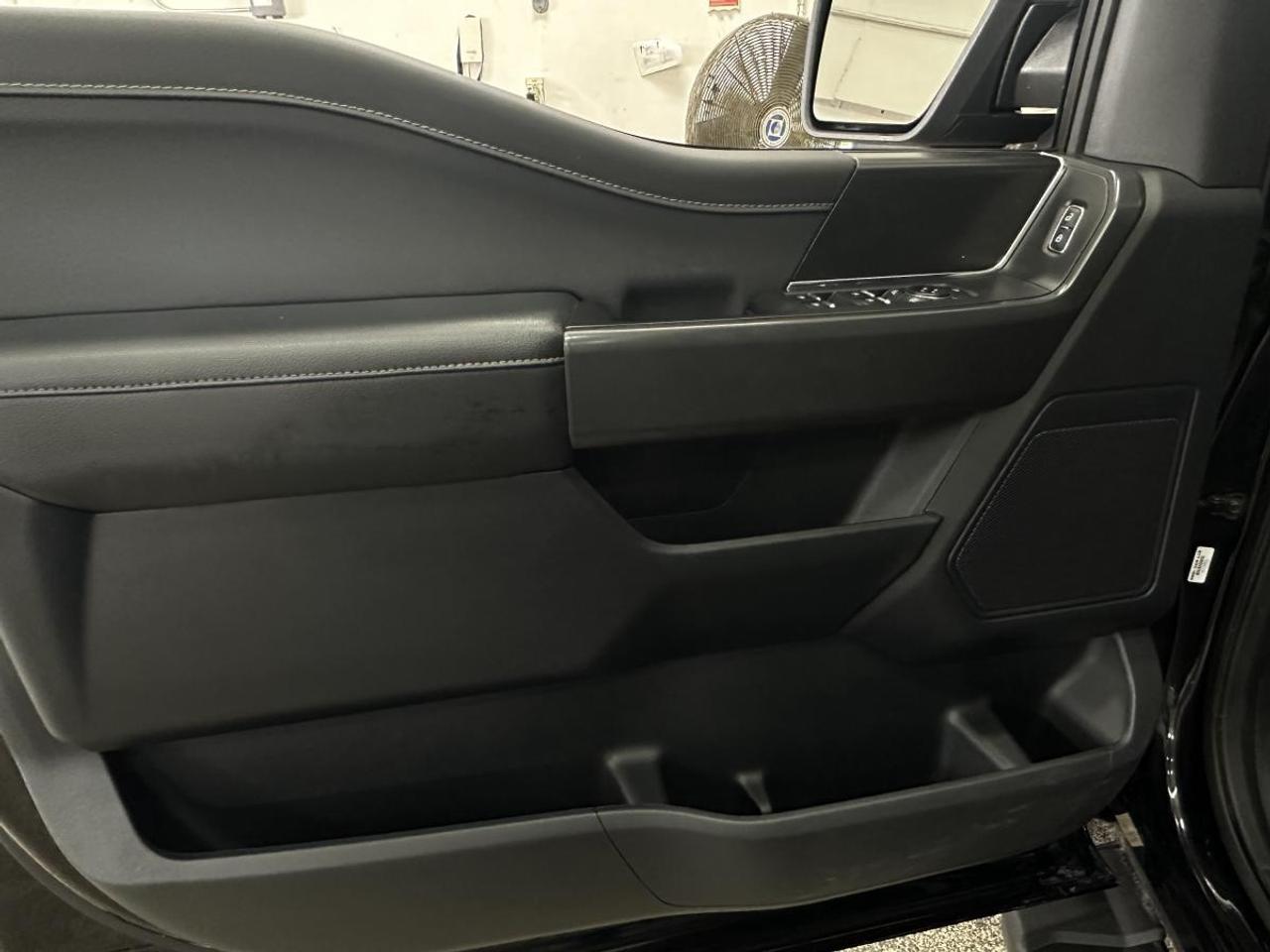 2024 Ford F-150 XLT/3.5/HYBRID/PWR BUCKETS/CONSOLE/NAVI/OFF 1 OWNER FORD LEASE! Photo