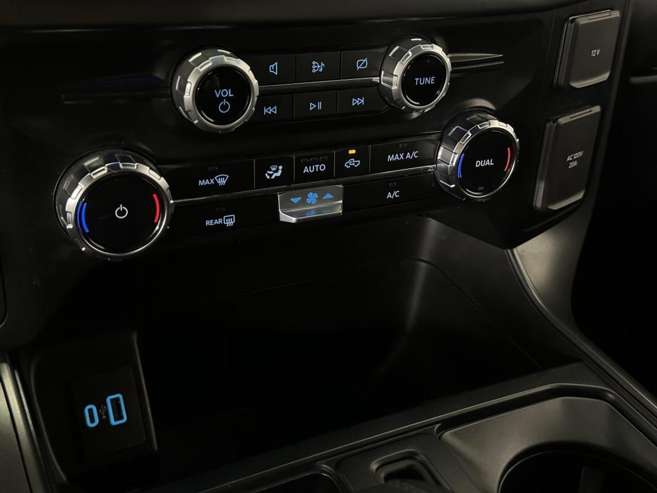 2024 Ford F-150 XLT/3.5/HYBRID/PWR BUCKETS/CONSOLE/NAVI/OFF 1 OWNER FORD LEASE! Photo