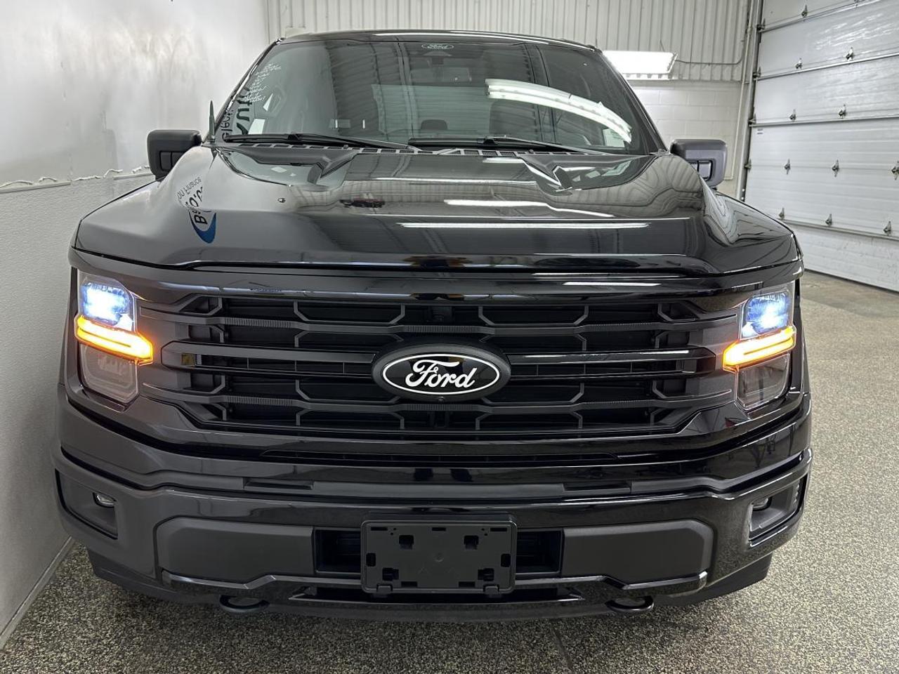 2024 Ford F-150 XLT/3.5L/HYBRID/38KM/NAV/PWR BUCKETS/CONSOLE/OFF 1 OWNER LEASE! Photo