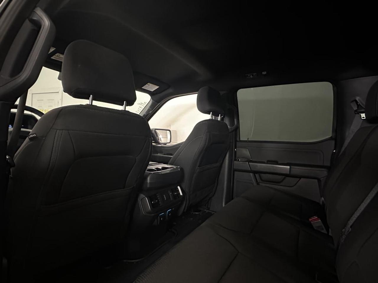 2024 Ford F-150 XLT/3.5L/HYBRID/38KM/NAV/PWR BUCKETS/CONSOLE/OFF 1 OWNER LEASE! Photo