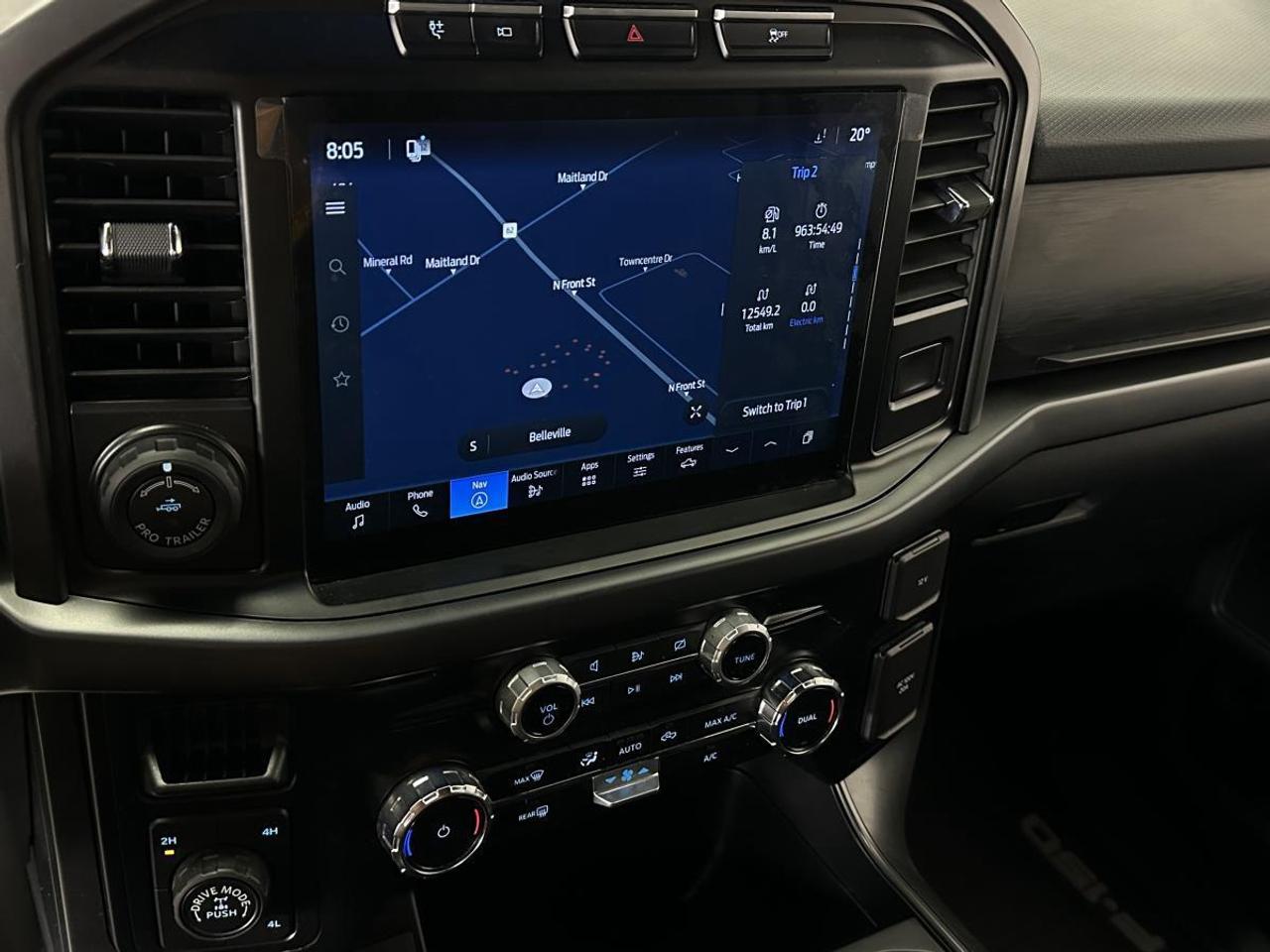 2024 Ford F-150 XLT/3.5L/HYBRID/38KM/NAV/PWR BUCKETS/CONSOLE/OFF 1 OWNER LEASE! Photo