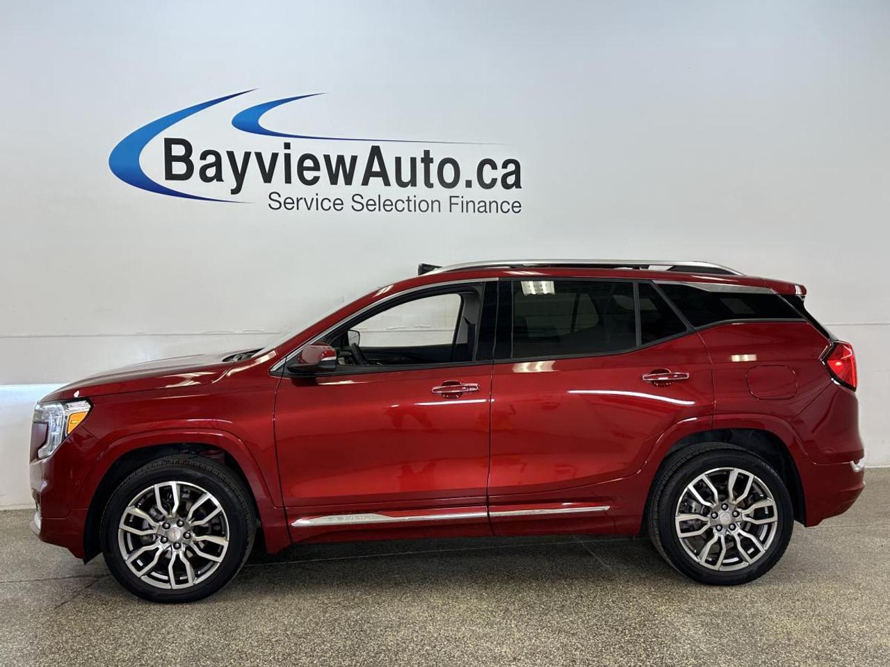 2024 GMC Terrain Denali DENALI/AWD/LEATHER/PANOROOF/NAVI/26KM/OFF 1 OWNER LEASE! Photo