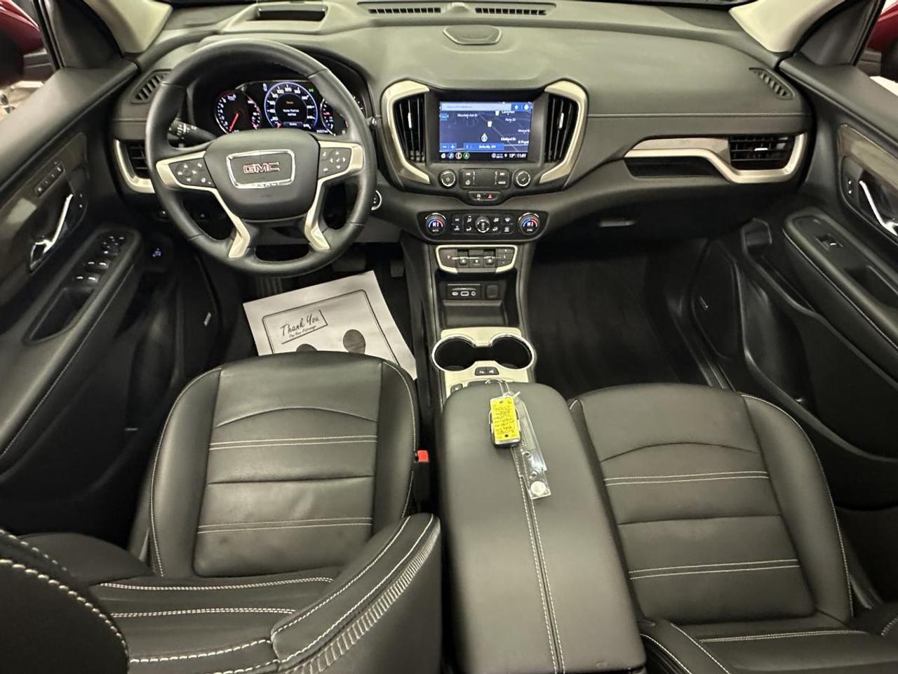 2024 GMC Terrain Denali DENALI/AWD/LEATHER/PANOROOF/NAVI/26KM/OFF 1 OWNER LEASE! Photo