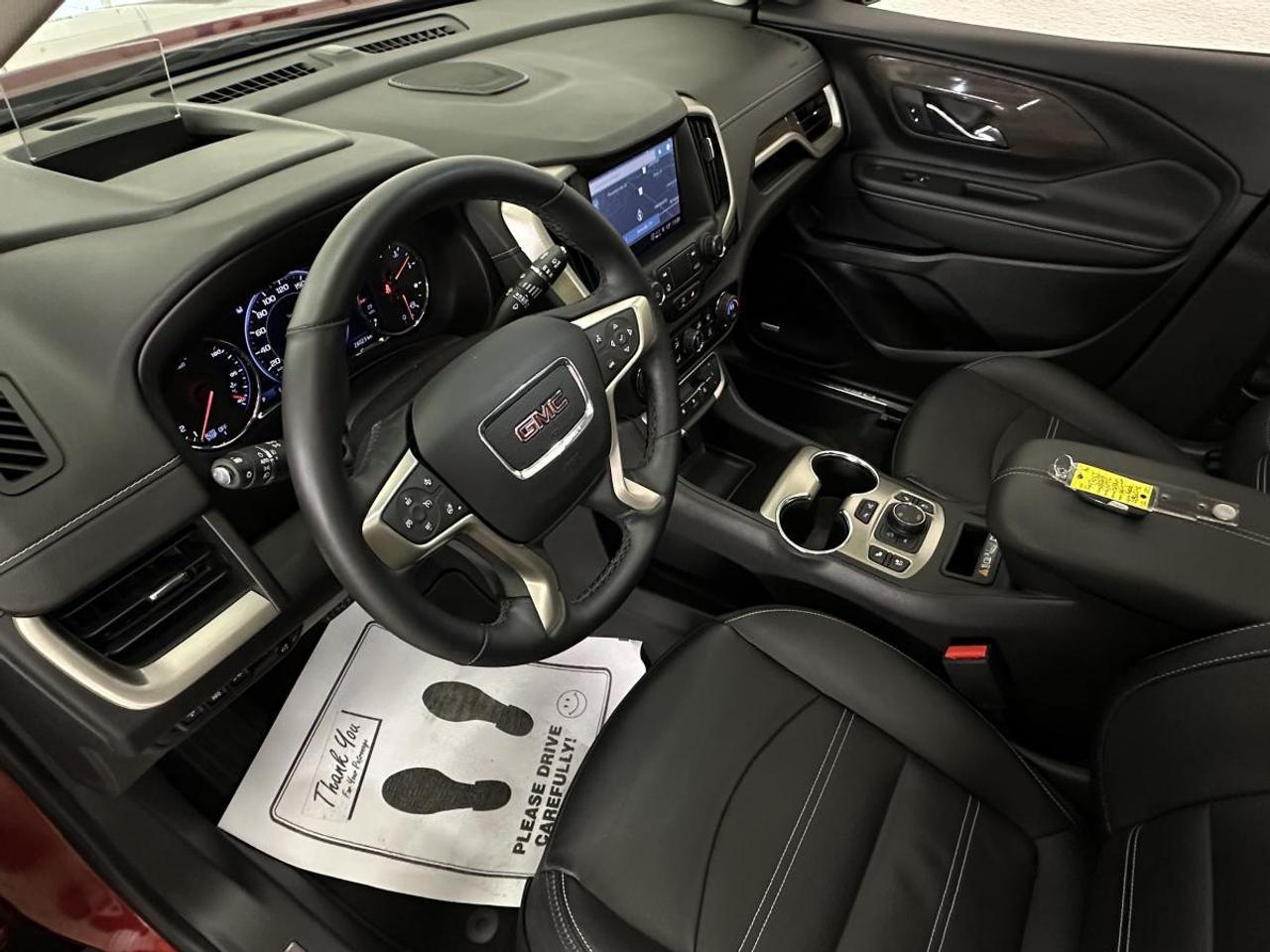 2024 GMC Terrain Denali DENALI/AWD/LEATHER/PANOROOF/NAVI/26KM/OFF 1 OWNER LEASE! Photo
