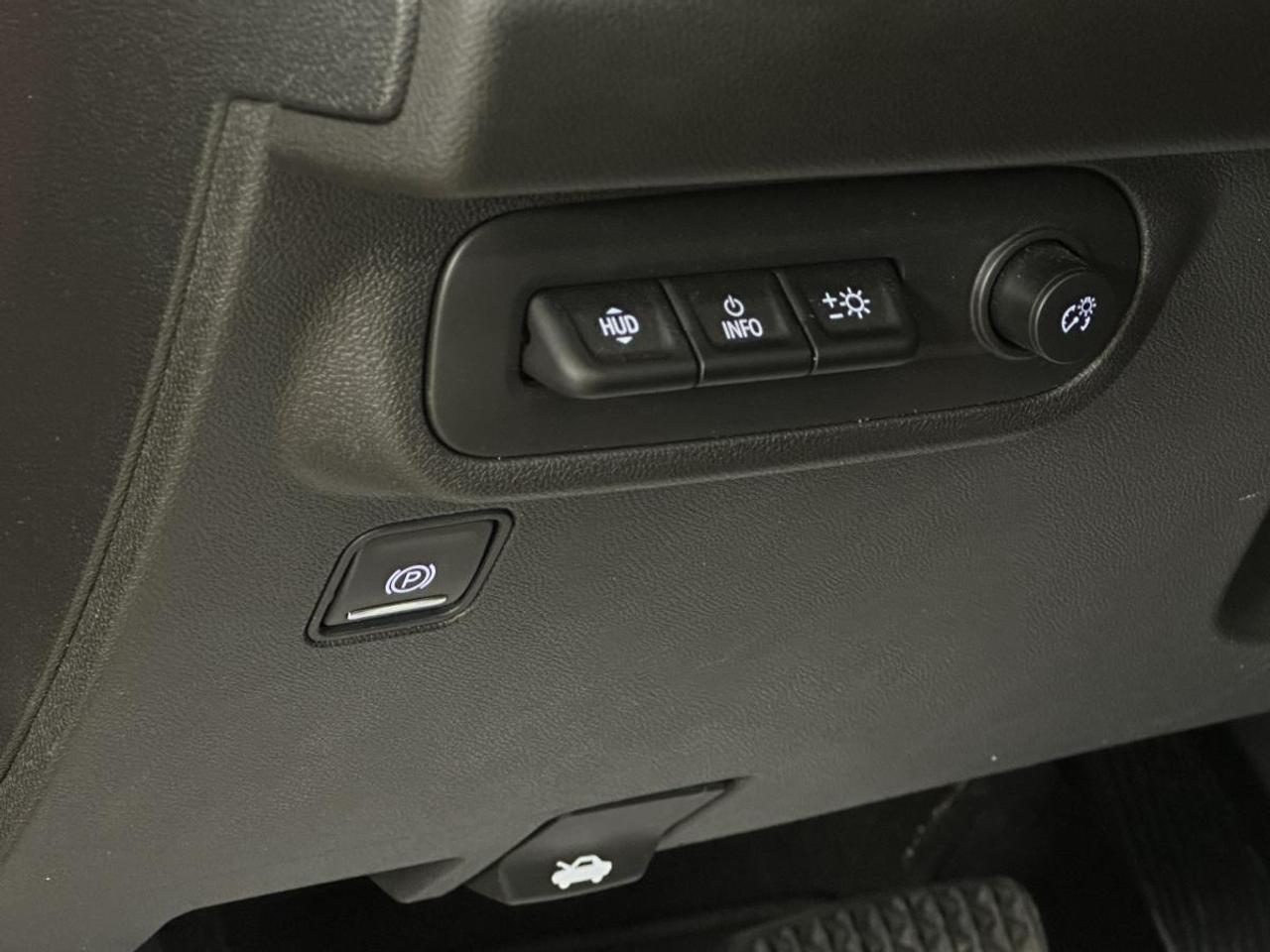 2024 GMC Terrain Denali DENALI/AWD/LEATHER/PANOROOF/NAVI/26KM/OFF 1 OWNER LEASE! Photo