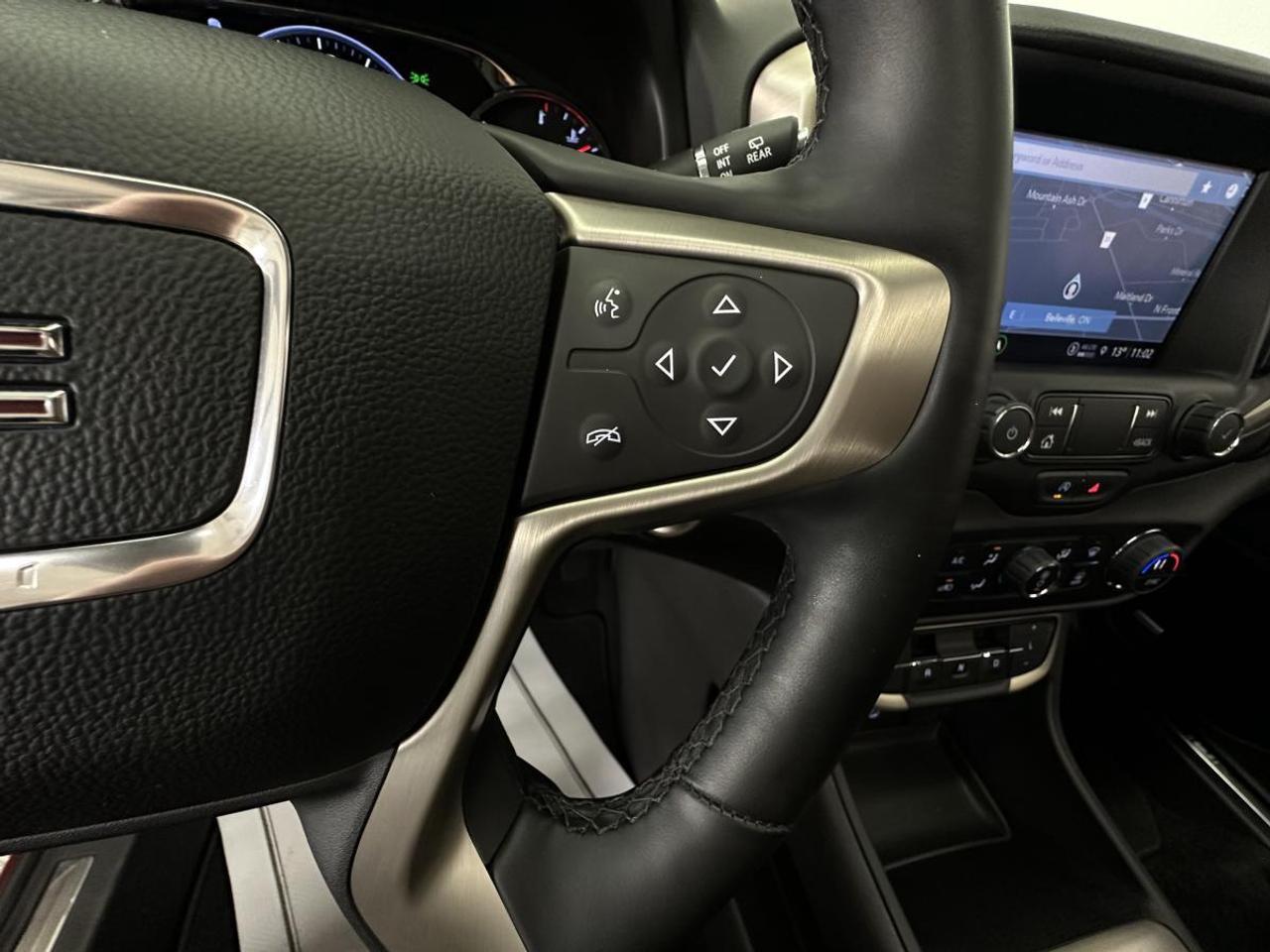2024 GMC Terrain Denali DENALI/AWD/LEATHER/PANOROOF/NAVI/26KM/OFF 1 OWNER LEASE! Photo