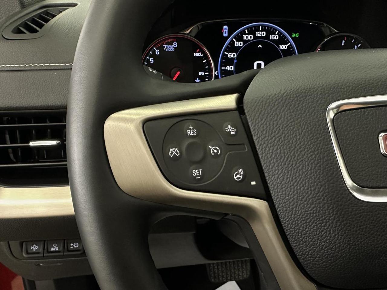 2024 GMC Terrain Denali DENALI/AWD/LEATHER/PANOROOF/NAVI/26KM/OFF 1 OWNER LEASE! Photo