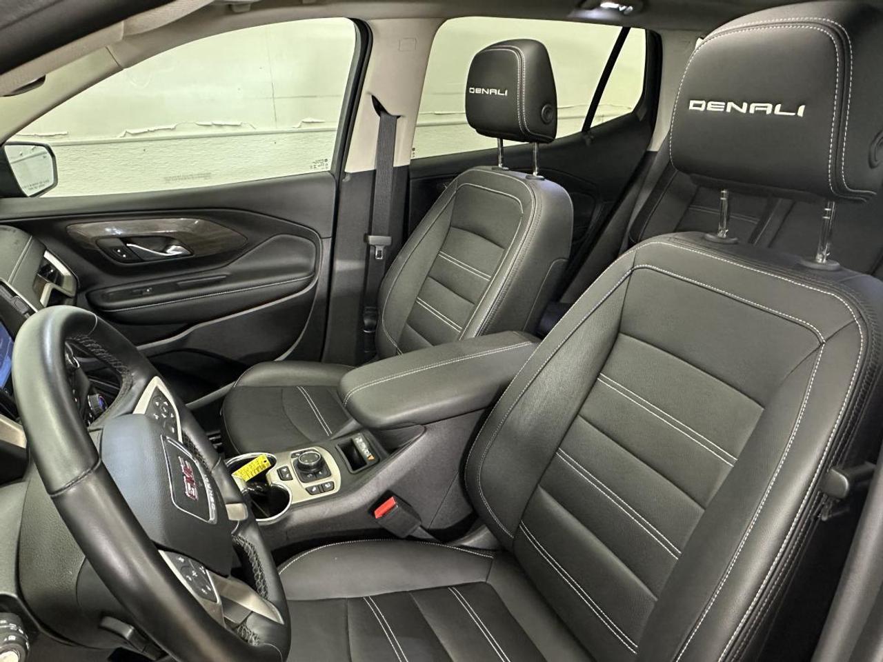 2024 GMC Terrain Denali DENALI/AWD/LEATHER/PANOROOF/NAVI/1 OWNER/28KM! Photo
