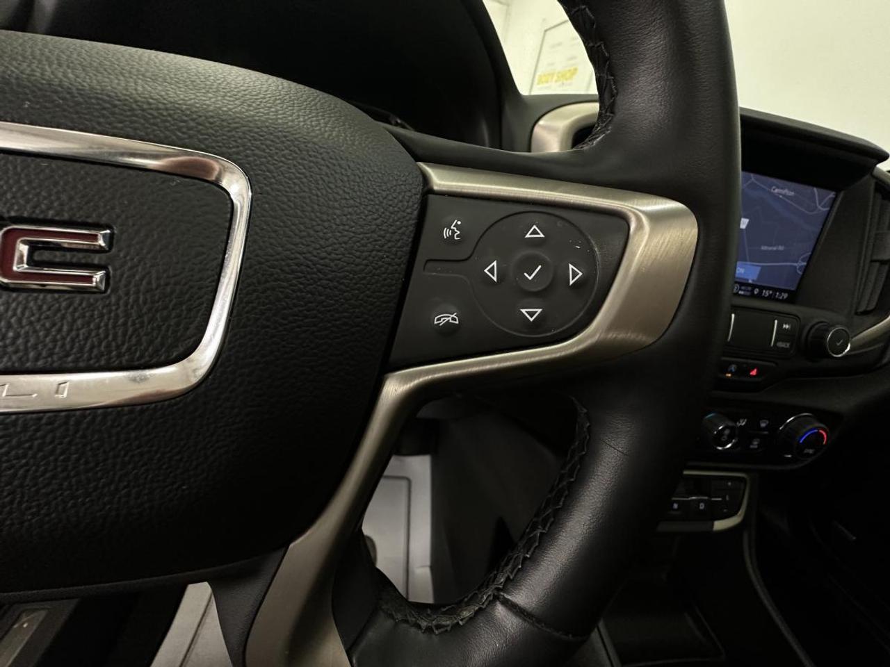 2024 GMC Terrain Denali DENALI/AWD/LEATHER/PANOROOF/NAVI/1 OWNER/28KM! Photo