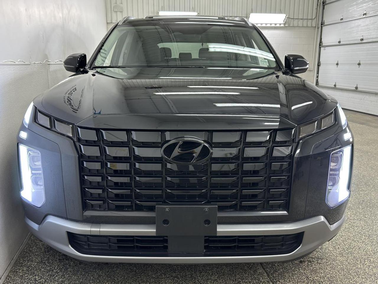2024 Hyundai PALISADE Preferred PREFERRED/AWD/8-PASSENGER/SUNROOF/33KM/OFF 1 OWNER LEASE! Photo1