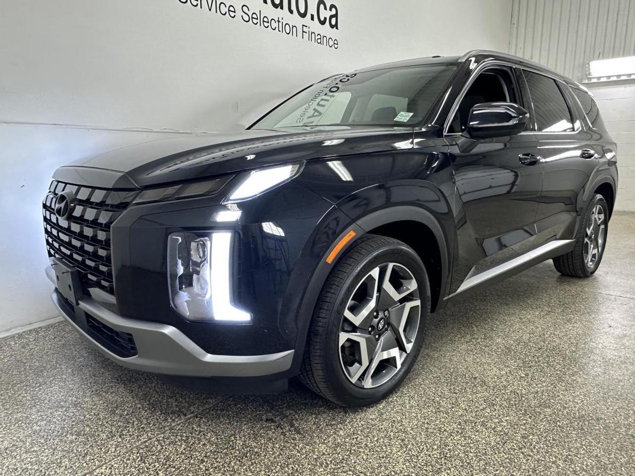 2024 Hyundai PALISADE Preferred PREFERRED/AWD/8-PASSENGER/SUNROOF/33KM/OFF 1 OWNER LEASE! Photo