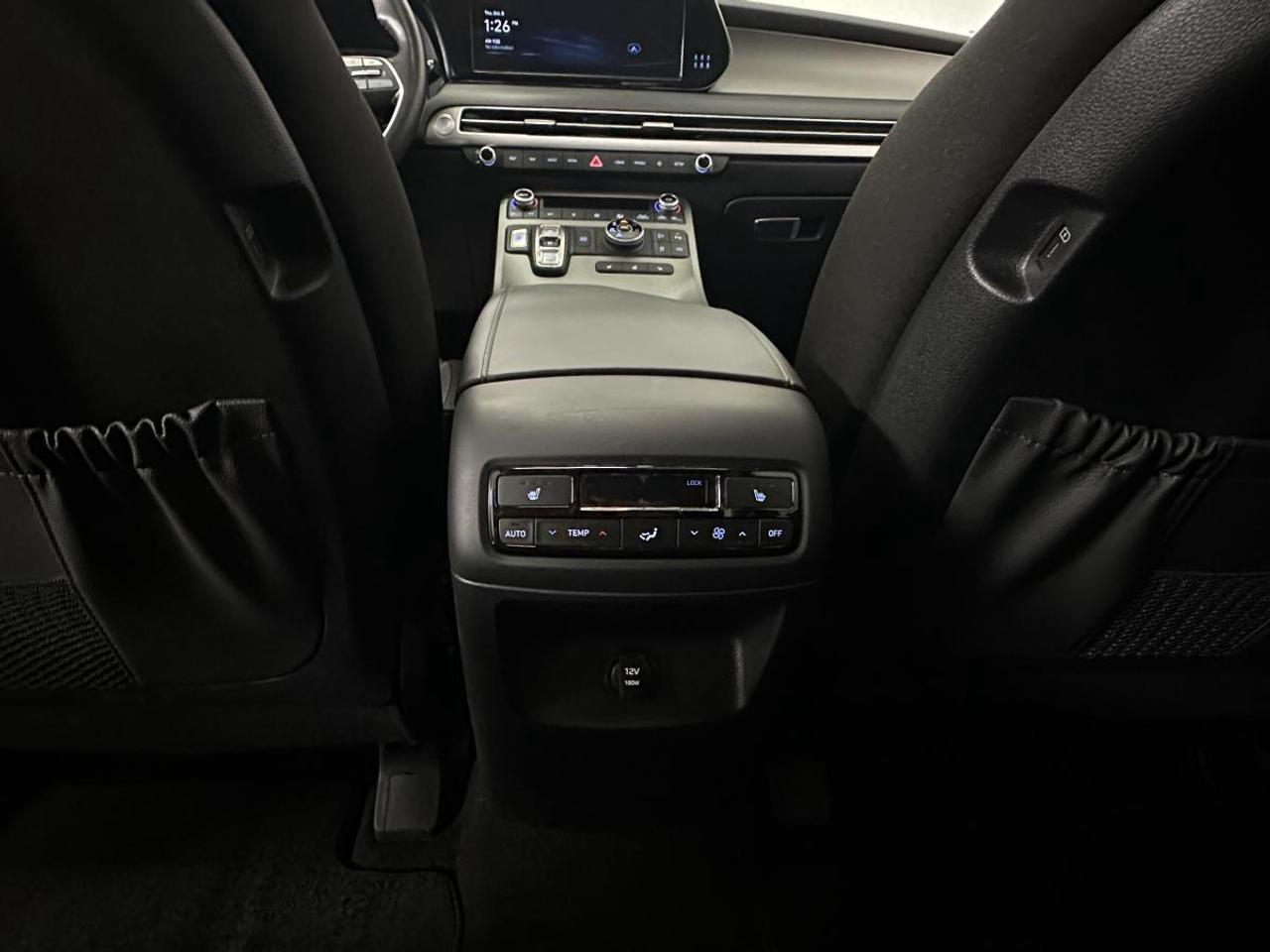 2024 Hyundai PALISADE Preferred PREFERRED/AWD/8-PASSENGER/SUNROOF/33KM/OFF 1 OWNER LEASE! Photo