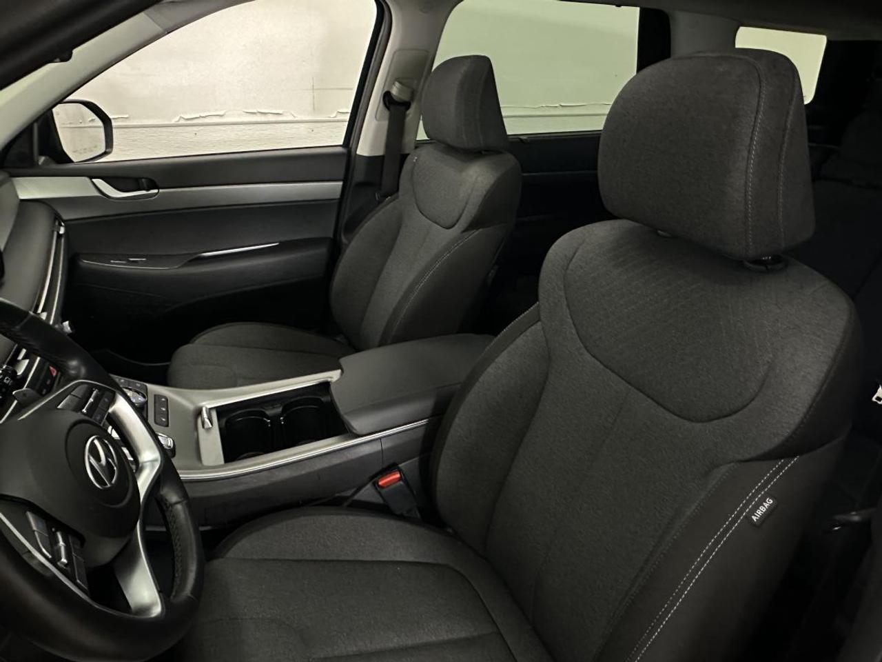 2024 Hyundai PALISADE Preferred PREFERRED/AWD/8-PASSENGER/SUNROOF/33KM/OFF 1 OWNER LEASE! Photo