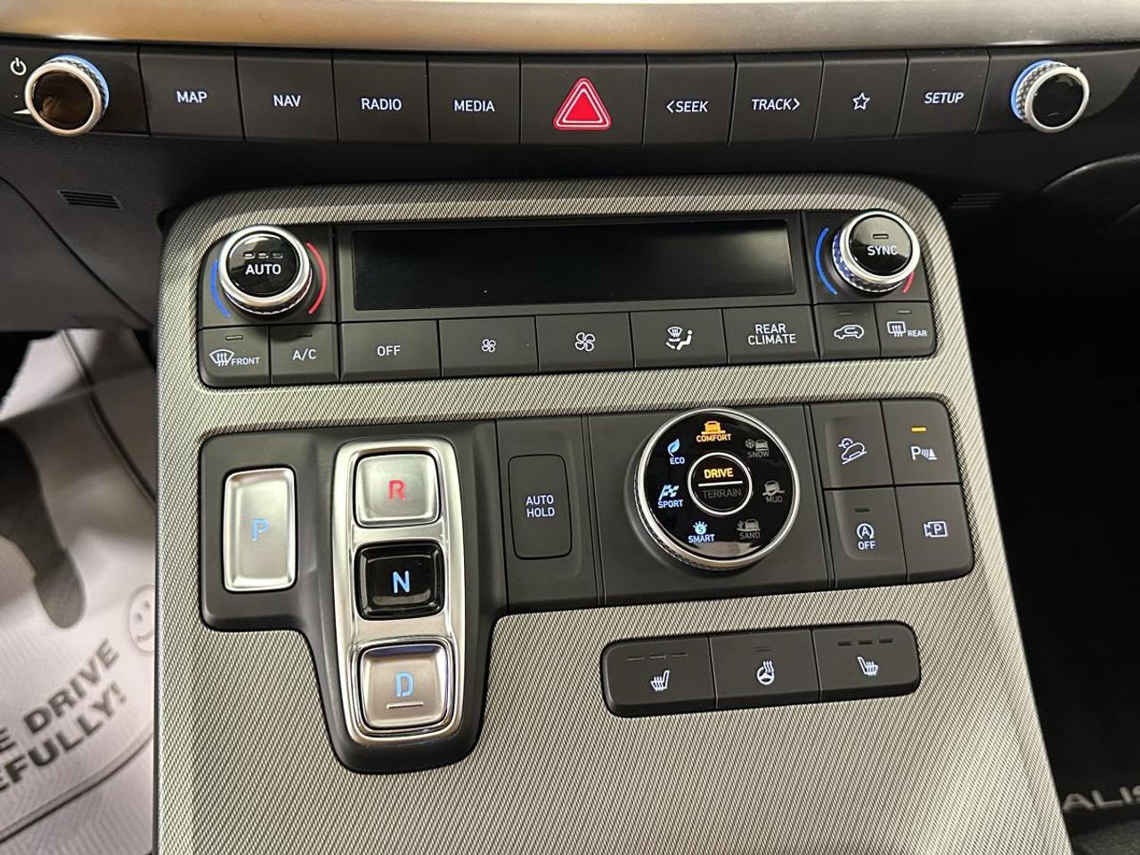 2024 Hyundai PALISADE Preferred PREFERRED/AWD/8-PASSENGER/SUNROOF/33KM/OFF 1 OWNER LEASE! Photo