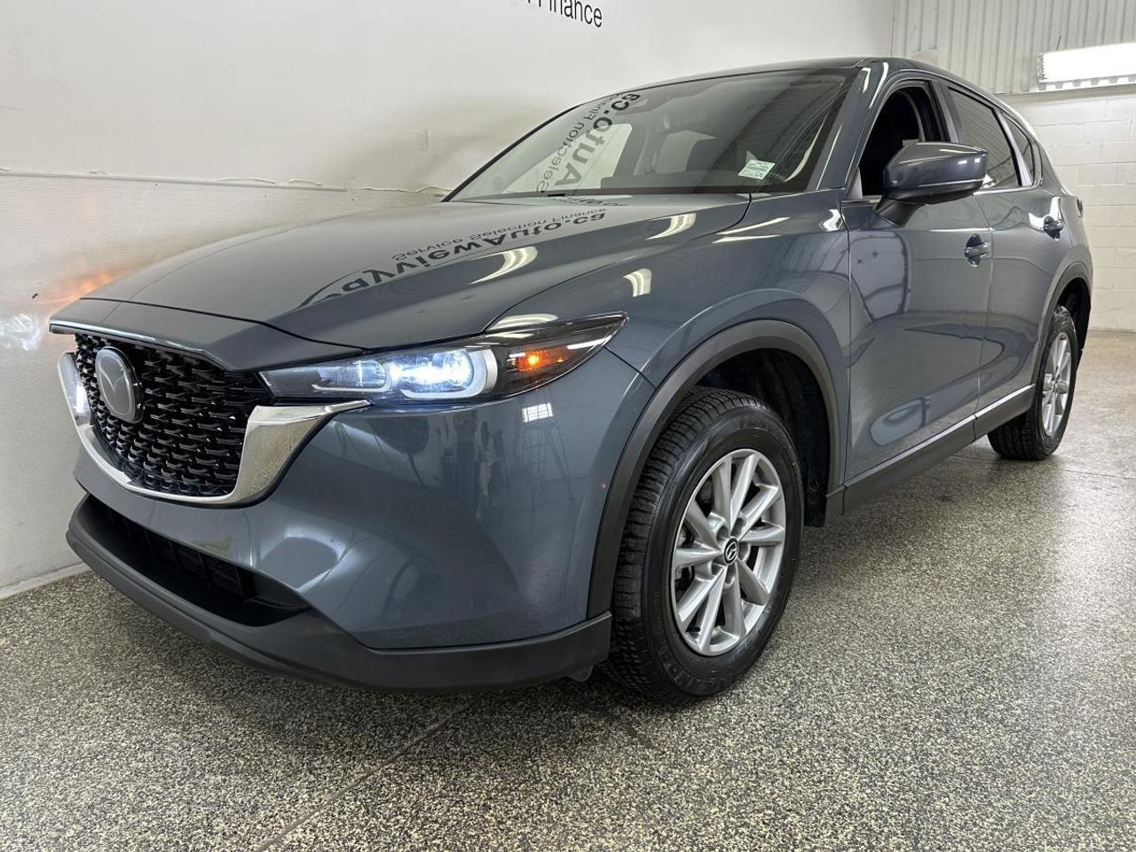 2025 Mazda CX-5 GS/AWD/PWR HEATED SEATS &amp; WHEEL/LEATHER/PWR GATE/CARPLAY/MORE! Photo