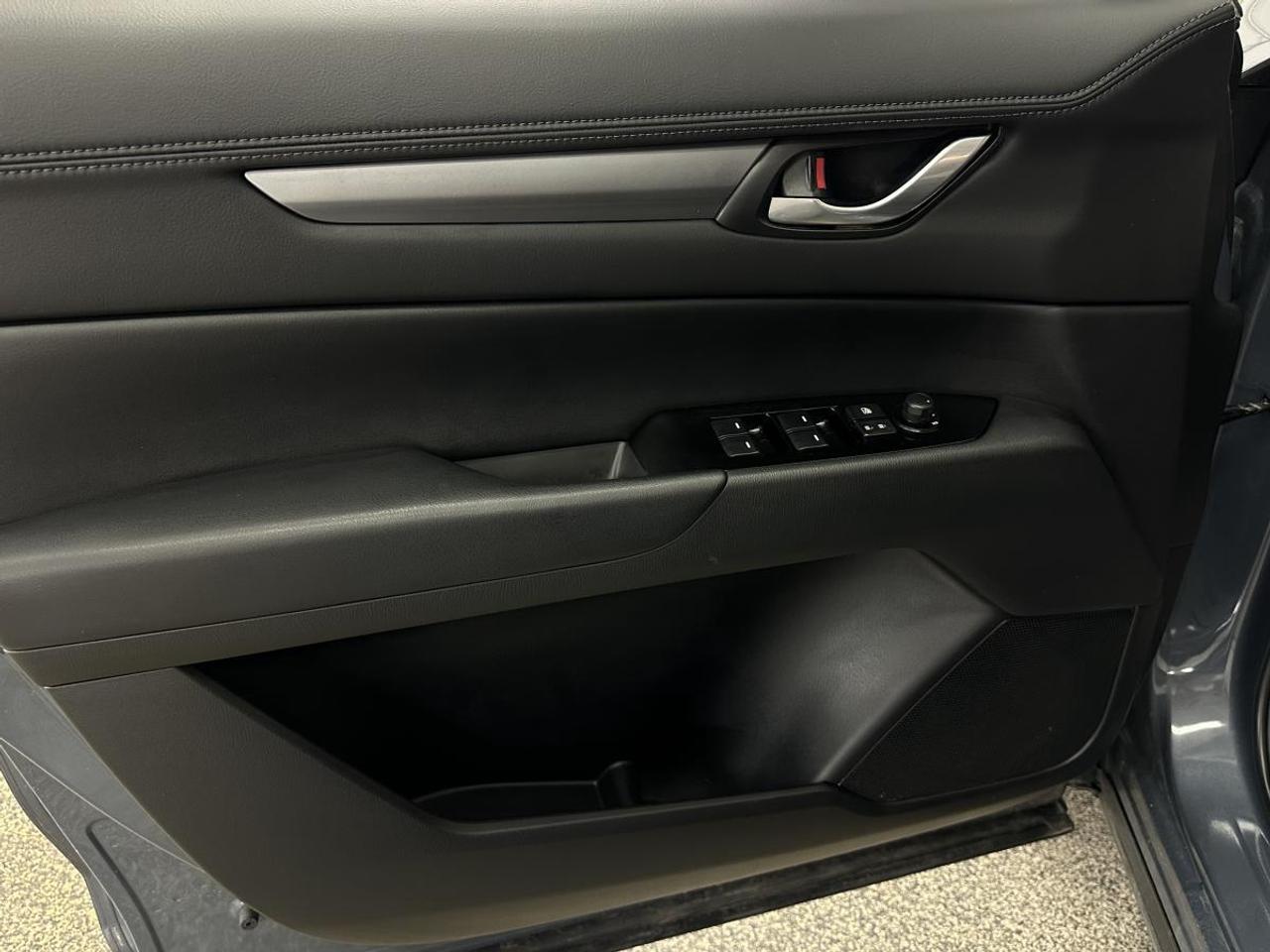 2025 Mazda CX-5 GS/AWD/PWR HEATED SEATS &amp; WHEEL/LEATHER/PWR GATE/CARPLAY/MORE! Photo