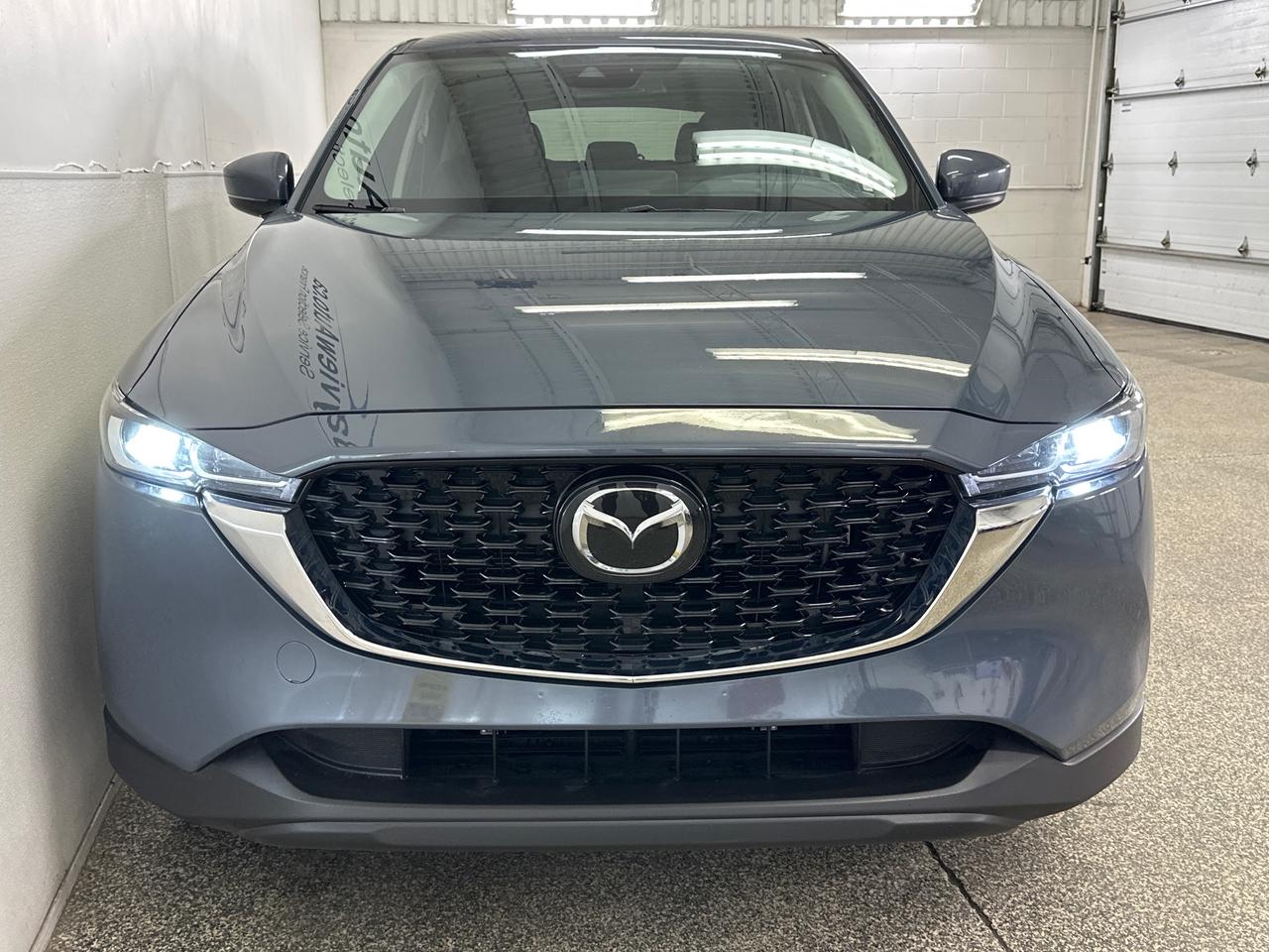 2025 Mazda CX-5 GS/AWD/PWR HEATED SEATS &amp; WHEEL/LEATHER/PWR GATE/CARPLAY/MORE! Photo5