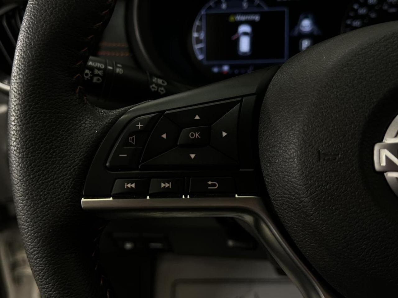 2024 Nissan Kicks SR/PREMIUM/2-TONE LEATHER/2-TONE ROOF/16KM/OFF 1 OWNER LEASE! Photo