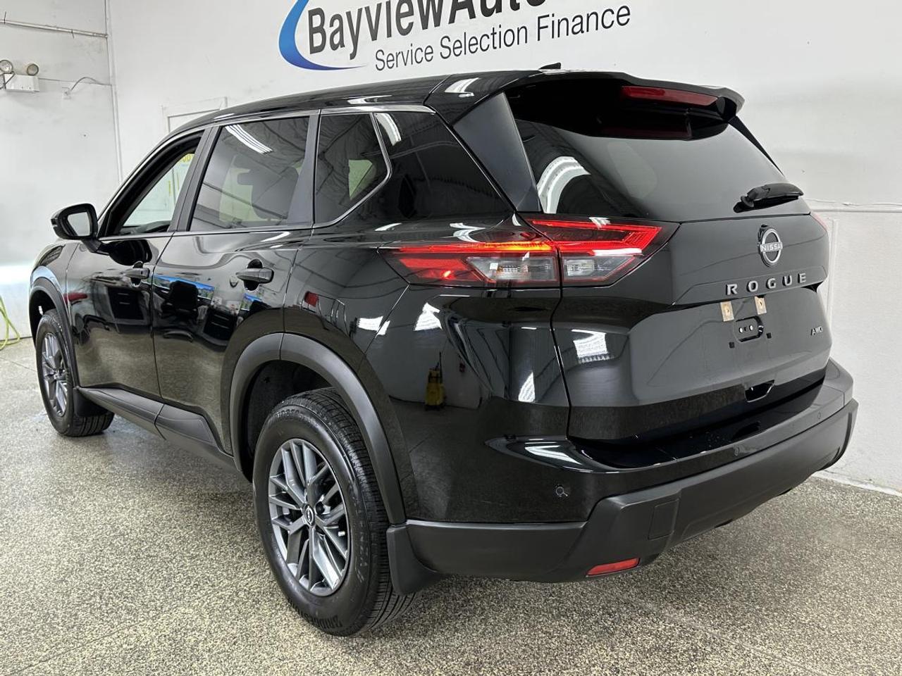 2024 Nissan Rogue S/AWD/27KM/BLACK/OFF 1 OWNER NISSAN LEASE! Photo