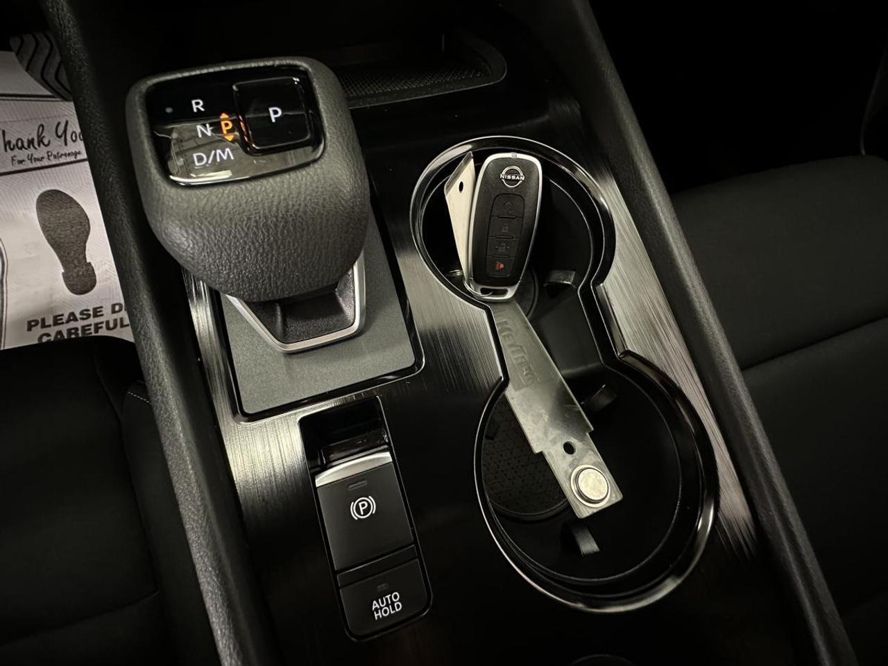 2024 Nissan Rogue S/AWD/27KM/BLACK/OFF 1 OWNER NISSAN LEASE! Photo