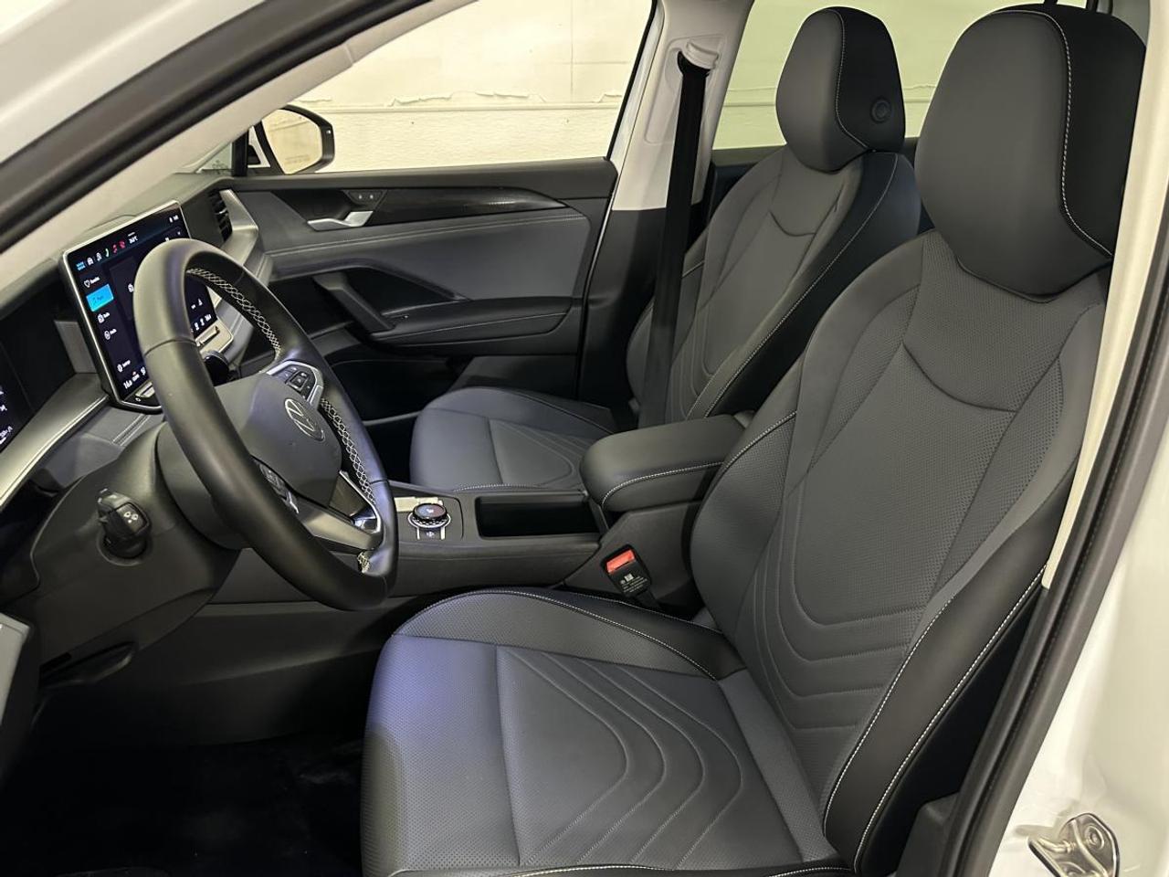 2026 Volkswagen Tiguan Comfortline COMFORTLINE/AWD/LEATHER/MORE! Photo