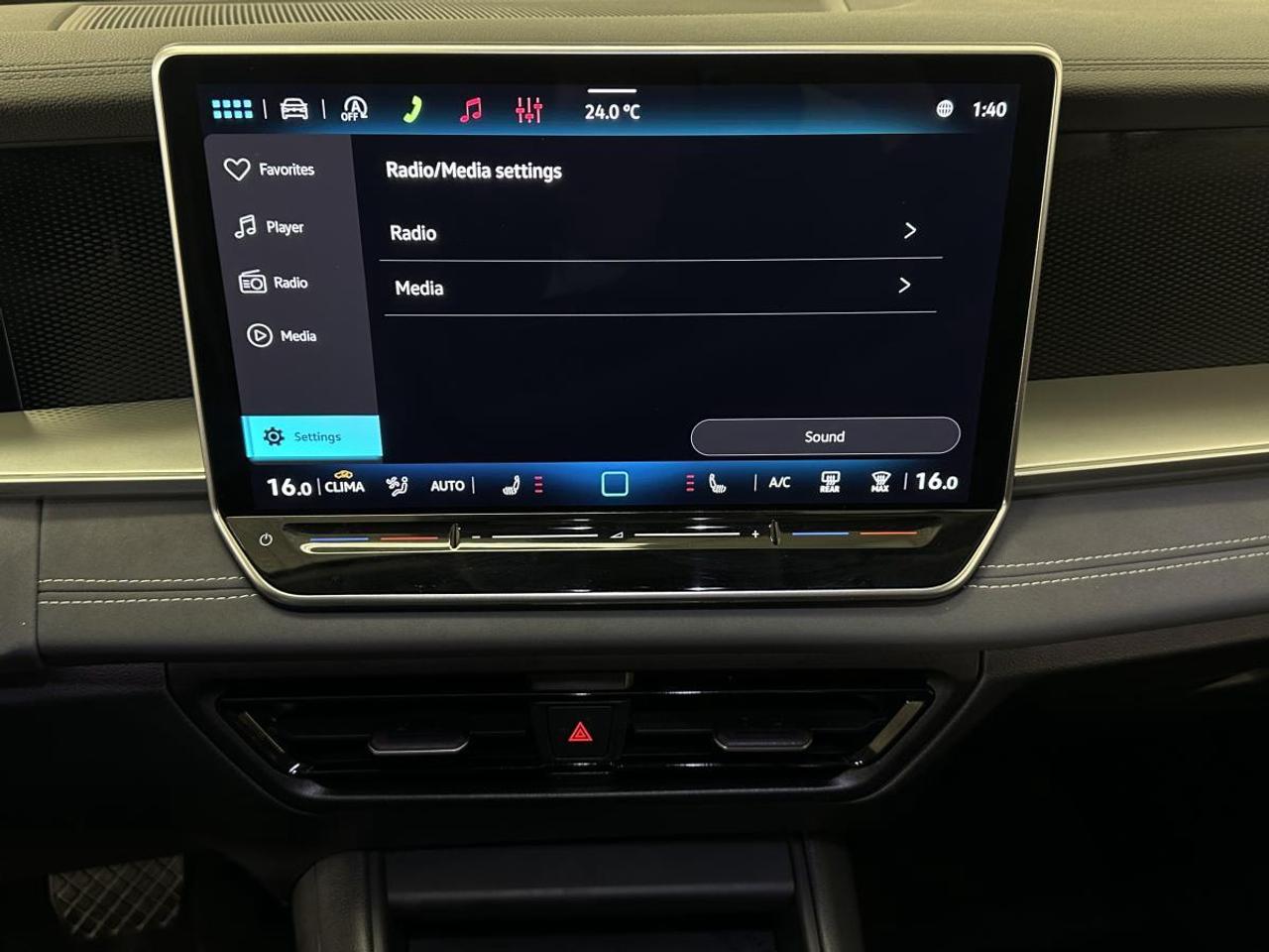 2026 Volkswagen Tiguan Comfortline COMFORTLINE/AWD/LEATHER/MORE! Photo