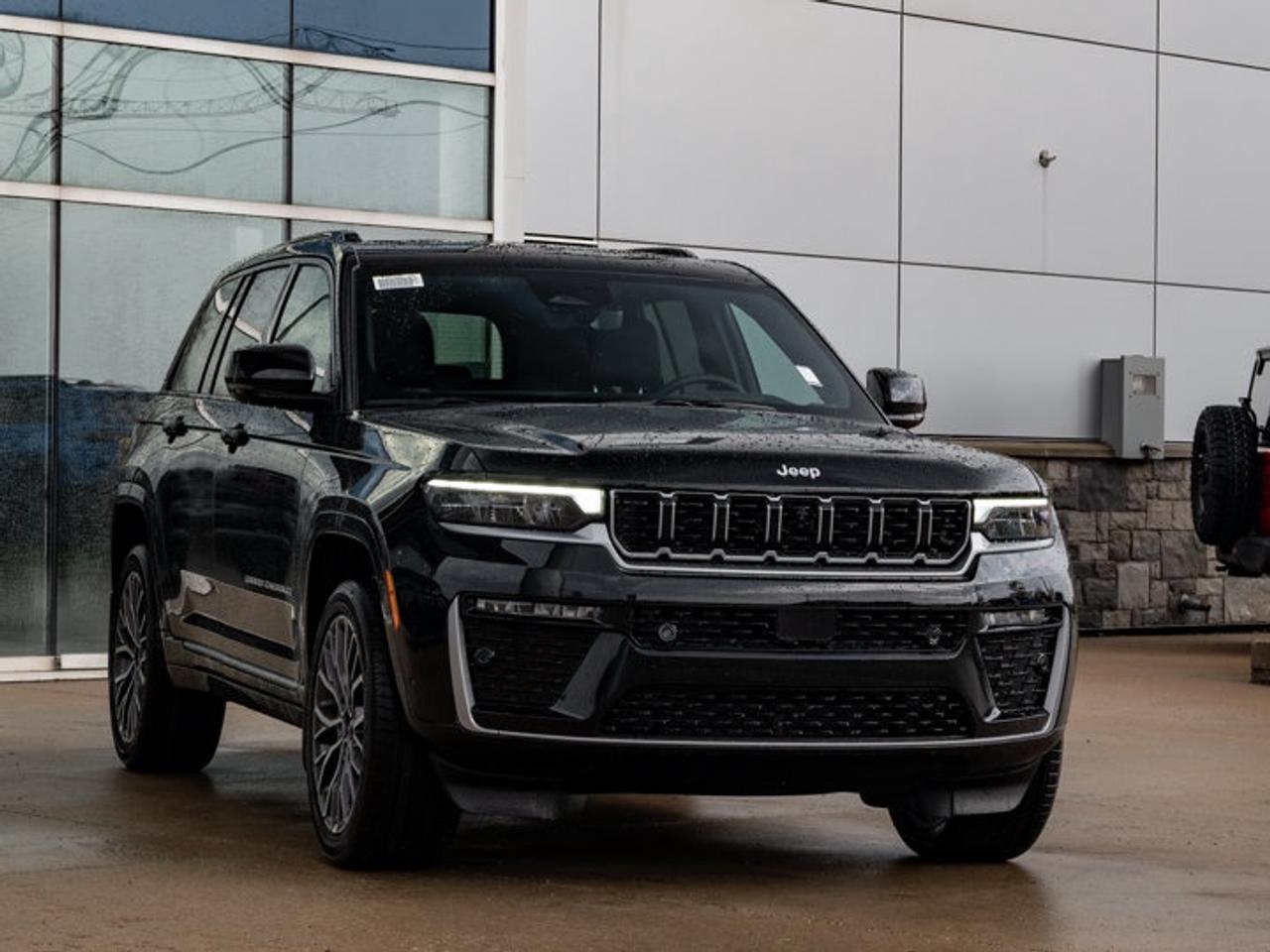 2027 Jeep Grand Cherokee Summit Photo