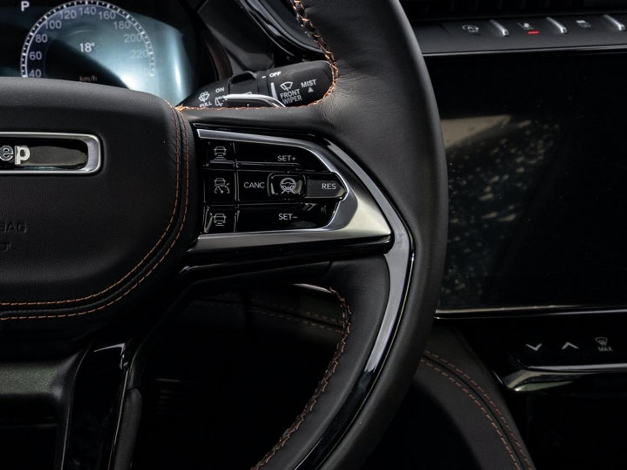 2027 Jeep Grand Cherokee Summit Photo
