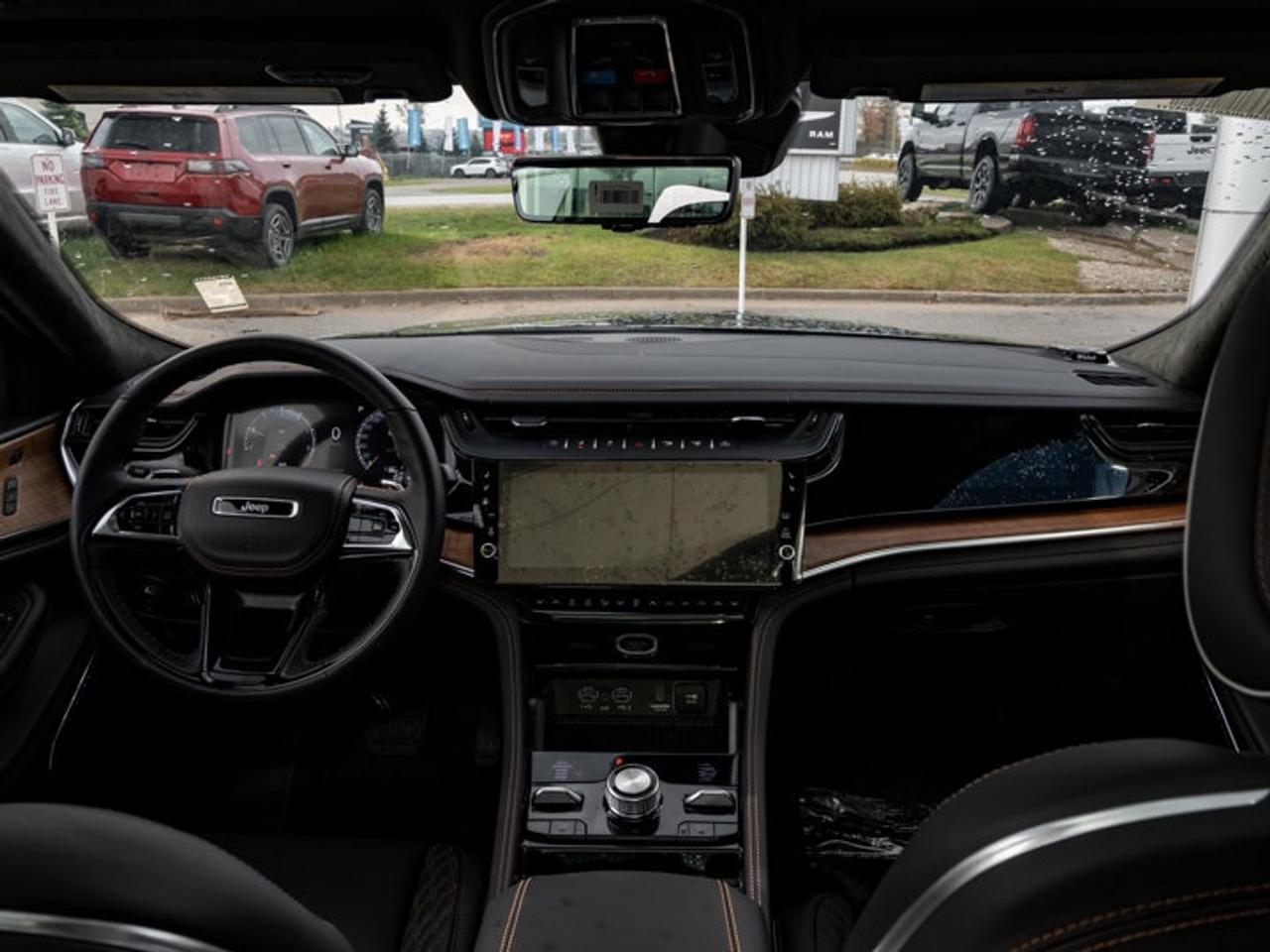 2027 Jeep Grand Cherokee Summit Photo