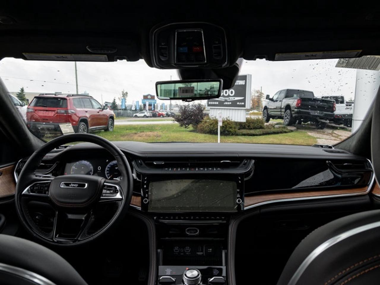 2027 Jeep Grand Cherokee Summit Photo