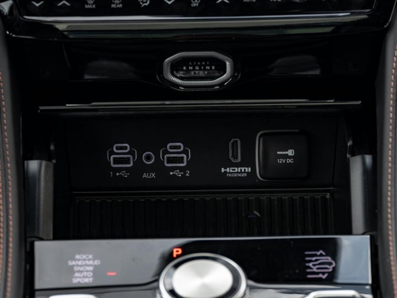 2027 Jeep Grand Cherokee Summit Photo