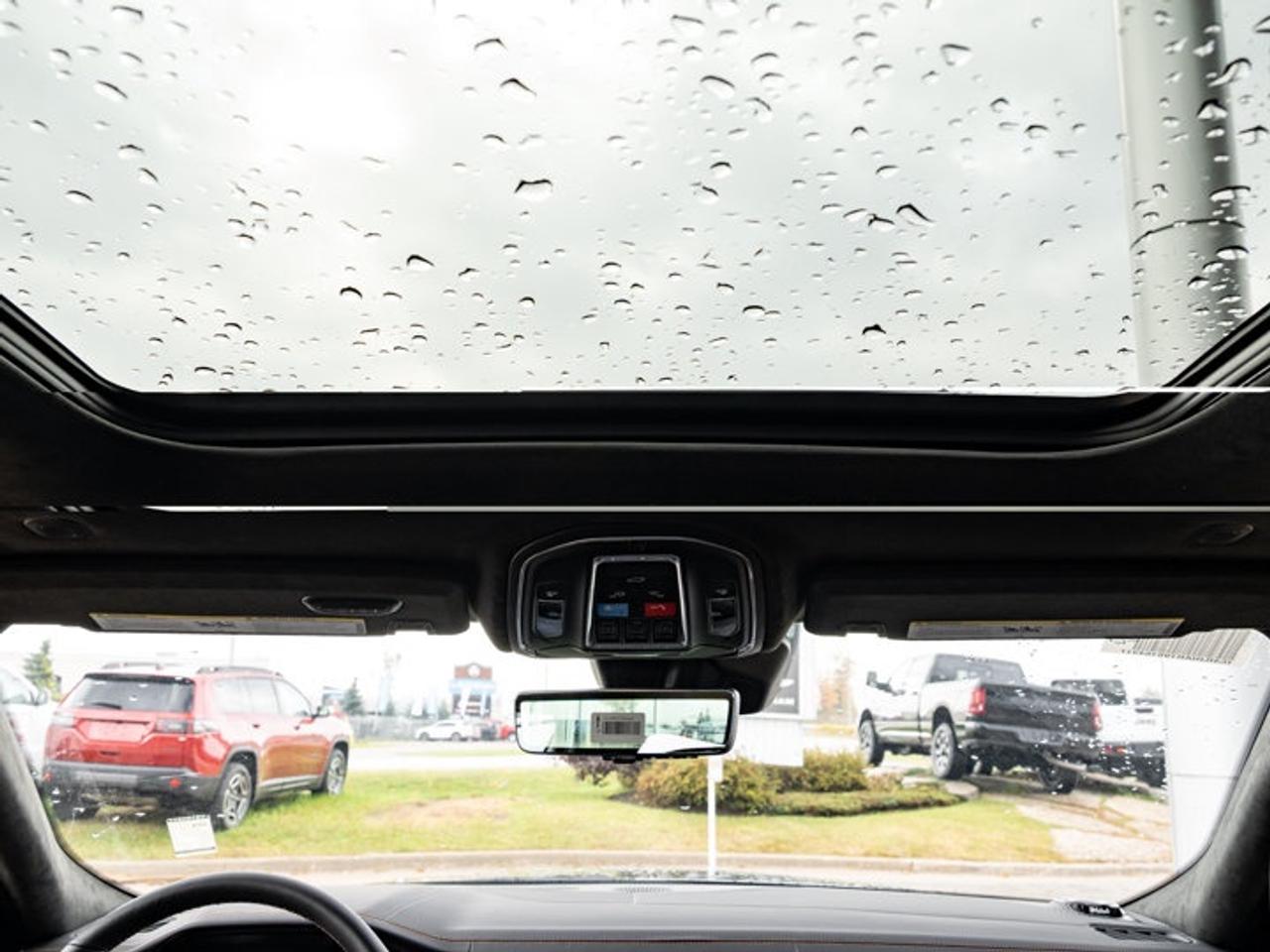 2027 Jeep Grand Cherokee Summit Photo