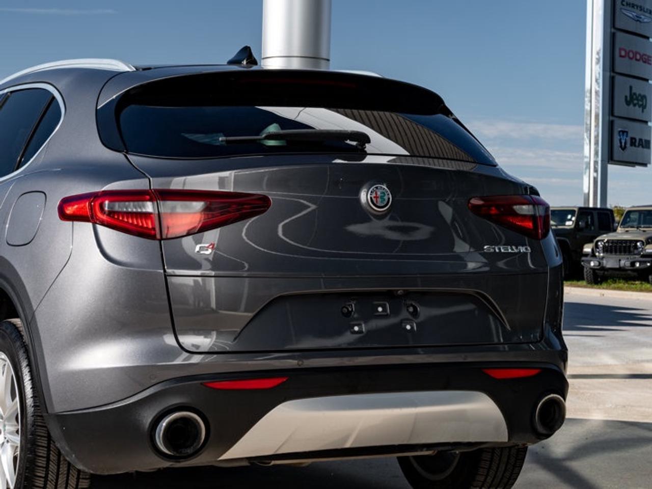 2018 Alfa Romeo Stelvio TI Photo
