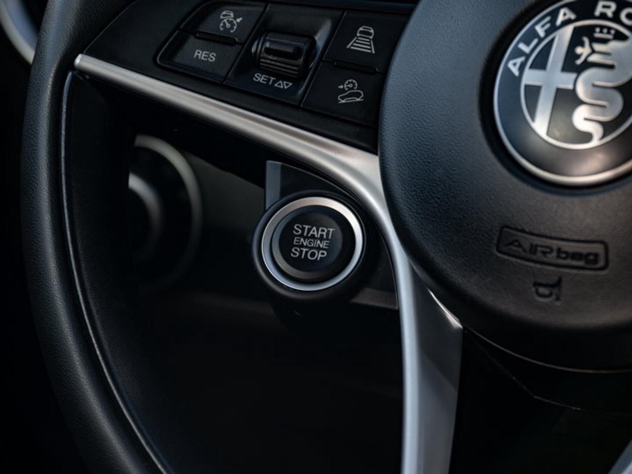 2018 Alfa Romeo Stelvio TI Photo
